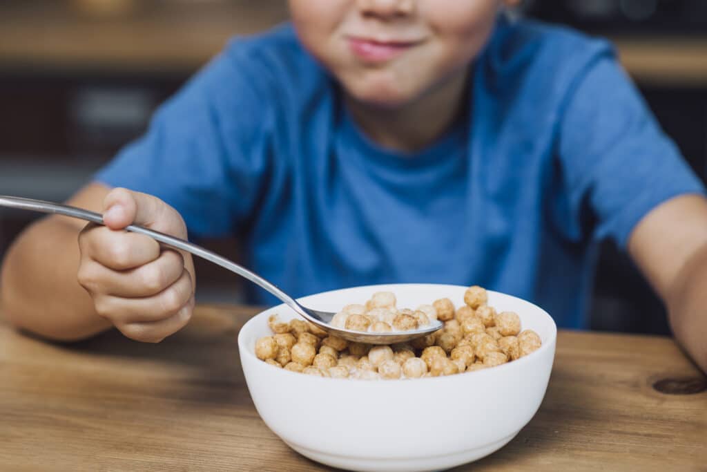 What to eat for children to sleep well at night?